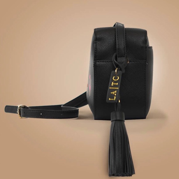 Great Condition ‼️VEGAN CROSSBODY BAG - Dress Like Coco (Black) - Picture 2 of 4